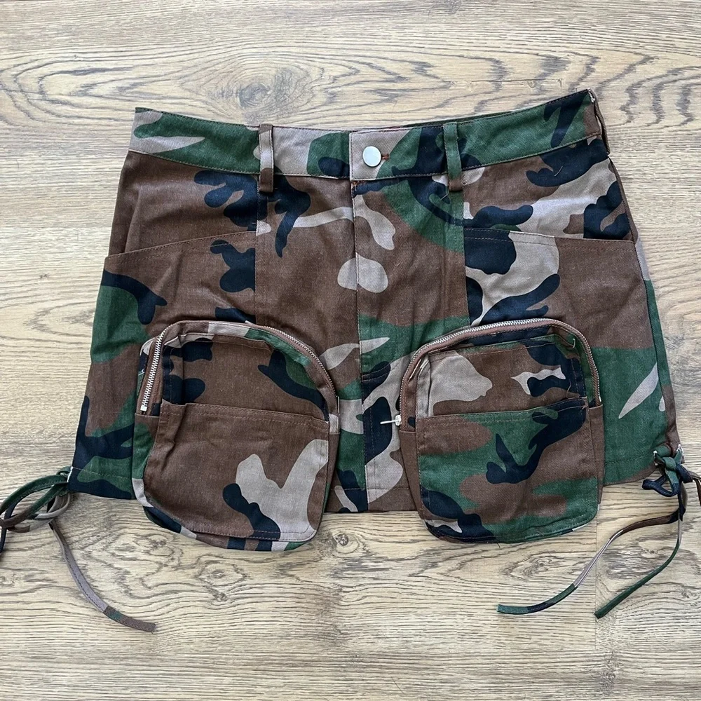 FINESSE Merida camo zip pocket mini skirt size L - Picture 3 of 5
